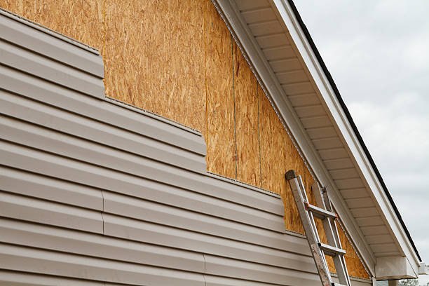 Professional Vinyl Siding technician working in Ronks, PA
